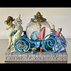 Disney Vintage Cinderella Snow Globe